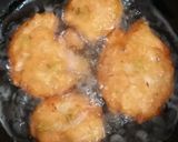 A picture of step 4 of Moong Dal Vada.