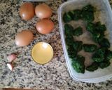 Foto del paso 1 de la receta Tortilla de espinacas y atún
