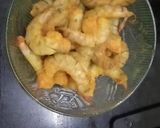 A picture of step 1 of Spring Onion Prawns Curry.