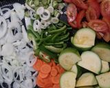 Foto del paso 3 de la receta: Salmón criollo empanado, con verduras, al horno(súper sano, sin sal)