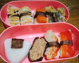 Foto langkah ke 6 dari resep Sushi bekal sekolah anak.