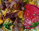 Foto langkah ke 4 dari resep Indomie ala Burjo topping Jamur Kuping.
