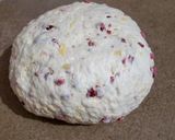 Foto del paso 2 de la receta: Pancitos de salame y queso