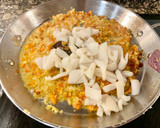 Foto del paso 7 de la receta: Arroz con marisco y manzanilla