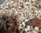 Foto del paso 4 de la receta: Pochoclos con caramelo