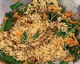 Foto langkah ke 6 dari resep Mie goreng andalan keluarga.