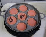 Foto langkah ke 6 dari resep Kue Cubit Strawberry.