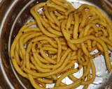 முறுக்கு(murukku recipe in tamil) ரெசிபி ஸ்டேப் 5 புகைப்படம்
