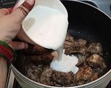 A picture of step 4 of Dahi(Yoghurt)Kali Mirch Chicken.