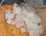 Foto langkah ke 3 dari resep Ice Creamy Lychee Jelly.