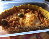 Foto del paso 4 de la receta: Tarta de pollo con masa de harina común, integral y cúrcuma