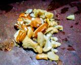 A picture of step 3 of Panjiri Ladoo.