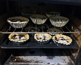 Foto langkah ke 7 dari resep Shiny Crust Brownies Pie.
