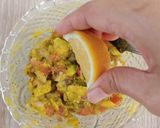 Foto langkah ke 2 dari resep Homemade Guacamole.