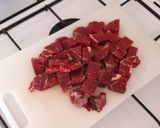 A picture of step 2 of Meat and potato stew.