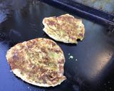 Une image de l'étape 6 de Filets de poulet marinés grillés aux épices et pesto d'herbes.