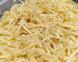 A picture of step 2 of Hong Kong Corn and Ginger Soup with Crab Meat.