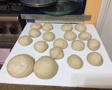 Foto del paso 7 de la receta: Fugaceta y pizzetas a mi estilo, con harina integral y un toque de crema de leche