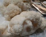 Foto del paso 2 de la receta: Coliflor rebozada al horno con salsa de yogur y cilantro