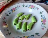 Foto langkah ke 10 dari resep Kue Semprit Ulat Daun Pisang (Happycall/Teflon).