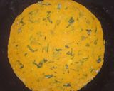 A picture of step 6 of Hariyali Thepla.