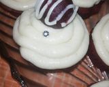A picture of step 9 of Red Velvet çhoçolate inside Cupcakes with cream cheese frosting.
