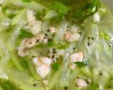Hình bước làm 2 của món Canh bầu nấu với tôm
