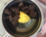 Foto langkah ke 1 dari resep Fudgy & Shiny Brownies.