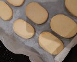 Une image de l'étape 2 de Gâteau sablée au caramel.