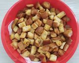 Hình bước làm 3 của món Croutons (bánh mì giòn ăn với salad hoặc súp)