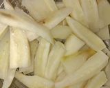 कच्चे केले के फ्रेंच फ्राइज (kachhe kele ke french fries recipe in Hindi) रेसिपी चरण 3 फोटो