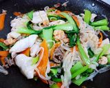Hình bước làm 5 của món Hủ Tiếu Khô Xào Thập Cẩm
