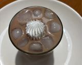 Foto langkah ke 3 dari resep Salted Caramel Ice Chocolate.