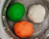 तिरंगा पातोळ्या (Tricolour Patolya Recipe In Marathi) रेसिपी स्टेप 4 फोटो