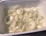 Une image de l'étape 3 de Oignons caramélisés aux épices.