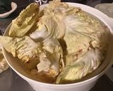 Une image de l'étape 1 de Salade castelfranco aux fleurs comestibles sauce framboises.