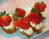 A picture of step 4 of Strawberry cheese toast.
