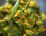 A picture of step 4 of Bhindi Sambhariya.