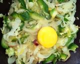 Foto del paso 3 de la receta: Revuelto de zapallitos con huevo
