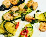 Foto del paso 3 de la receta: Langostinos al Ajillo y Cayena acompañados de Láminas de Zucchini en aceite Picoso