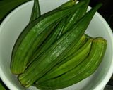 Foto langkah ke 1 dari resep Sayur Asem Okra dan Kacang Panjang.