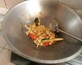 Foto langkah ke 2 dari resep Mie kuning enak.