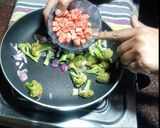 A picture of step 2 of Broccoli Carrot fried rice.