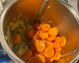 Foto del paso 3 de la receta: Salsa de puerro y zanahoria al romero (Thermomix)