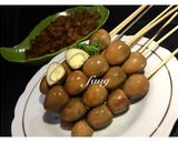 Foto langkah ke 4 dari resep Sate Telur Puyuh aka Telur Pindang.