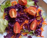Foto langkah ke 2 dari resep Salad Sayur Dressing Kuning Telur.