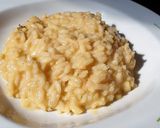 Foto del passaggio 2 della ricetta Crocchette di risotto al tartufo con cuore filante di scamorza