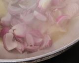 A picture of step 2 of Masala bhindi.
