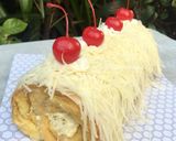 Foto langkah ke 6 dari resep Cream Cheese Roll Cake.