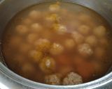 Foto del passaggio 2 della ricetta Polpettine in brodo con pasta sminuzzata